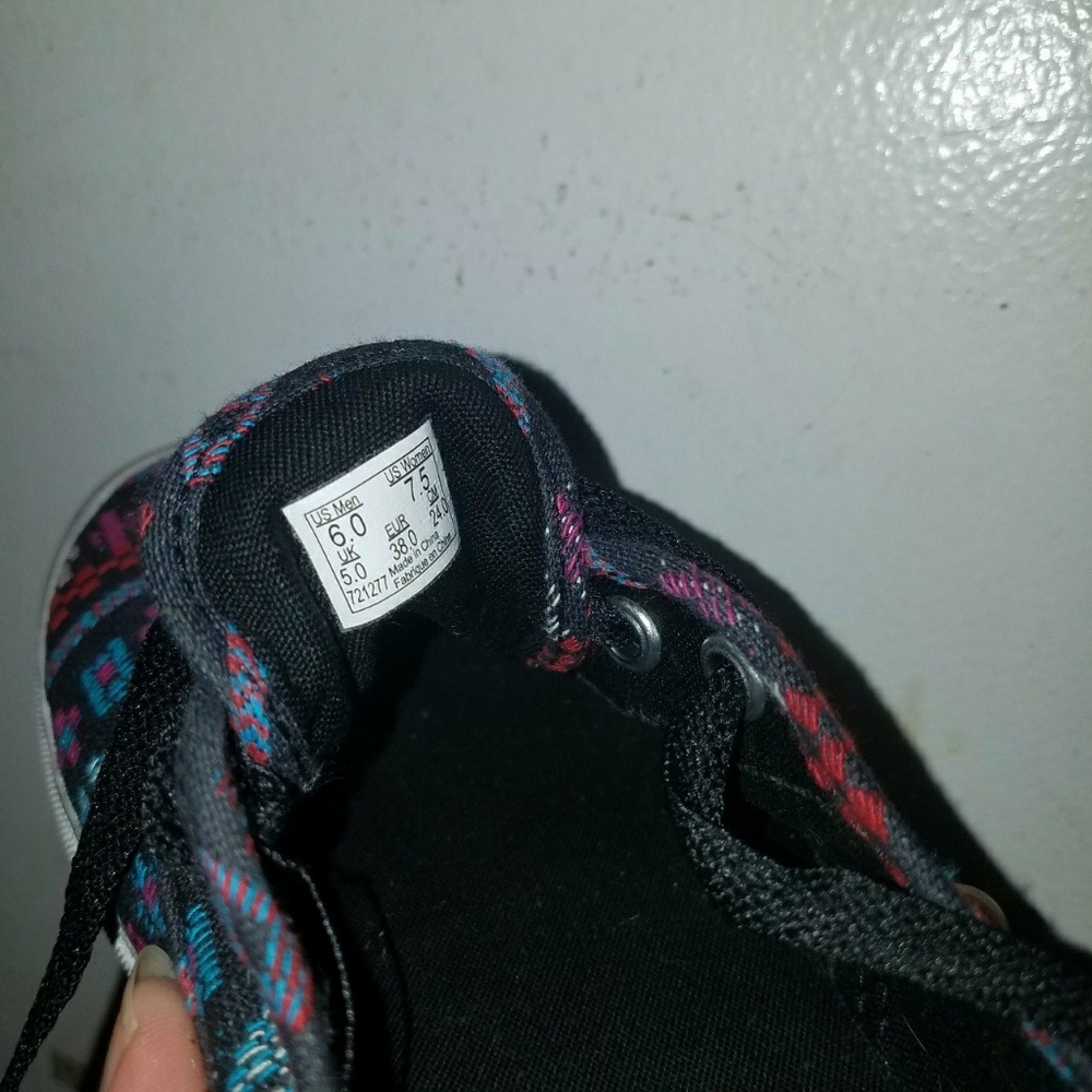 shoes - Picture 4 of 4